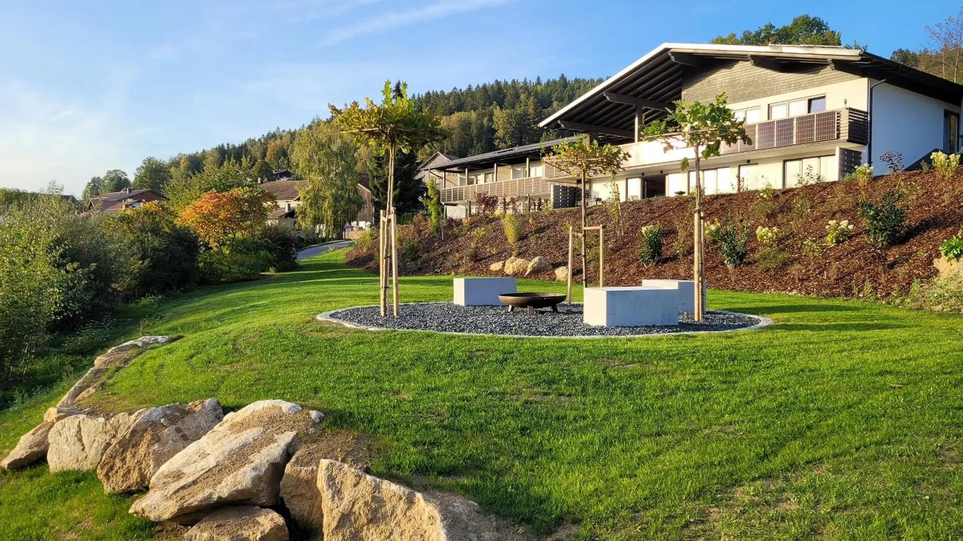 Bayvista Lodge, Apartments Und Studios ラム