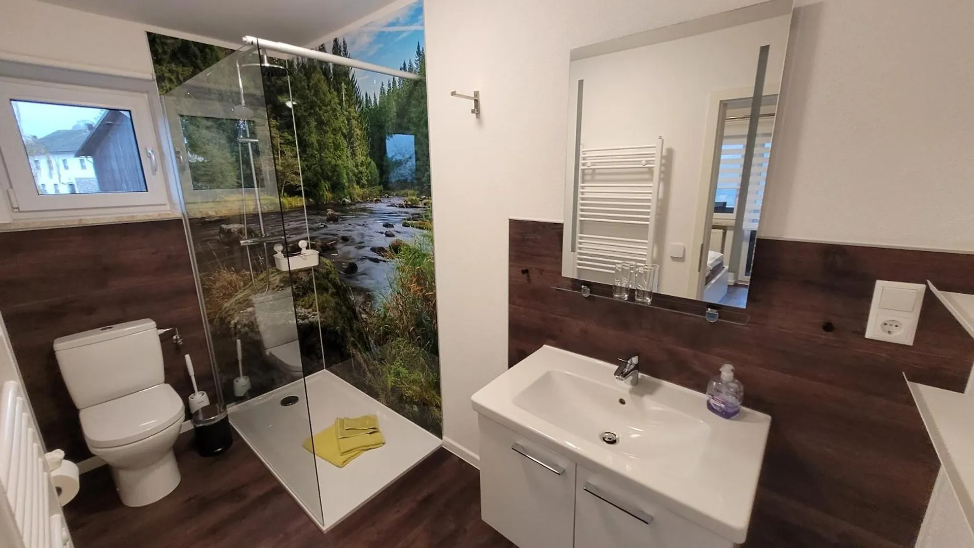 Bayvista Lodge, Apartments Und Studios ラム