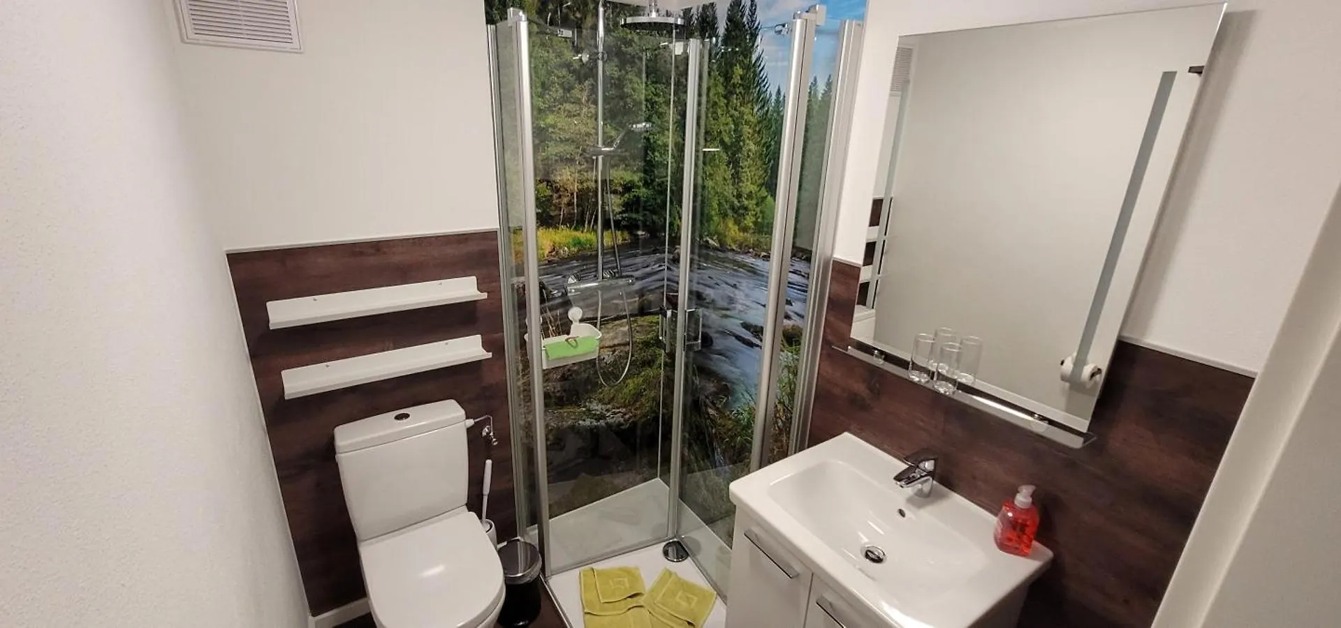 Bayvista Lodge, Apartments Und Studios ラム