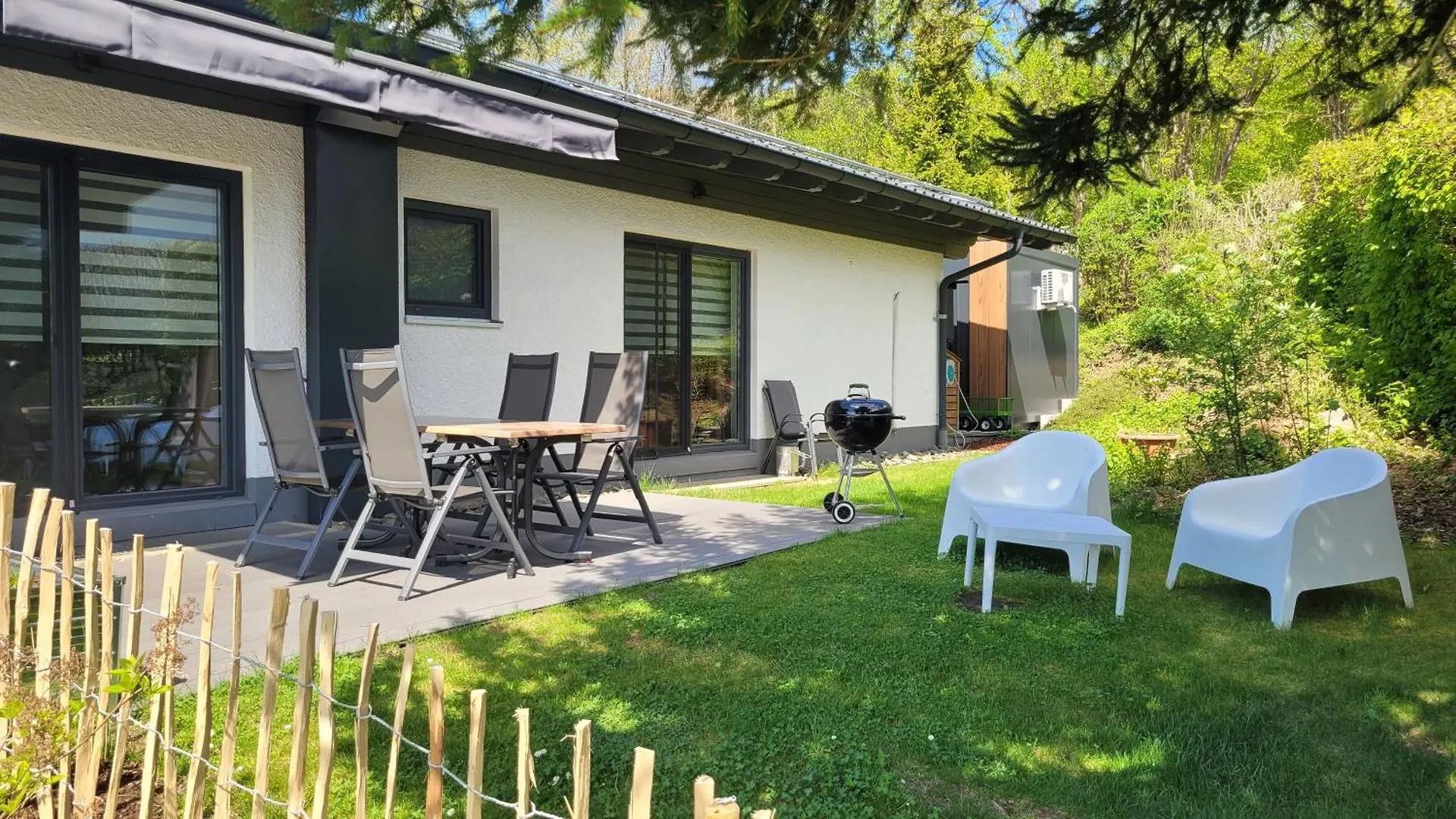 Bayvista Lodge, Apartments Und Studios ラム